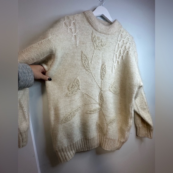 Gorgeous 3D Mohair  Floral Neutral Winter Cozy Knit Sweater - Picture 7 of 16